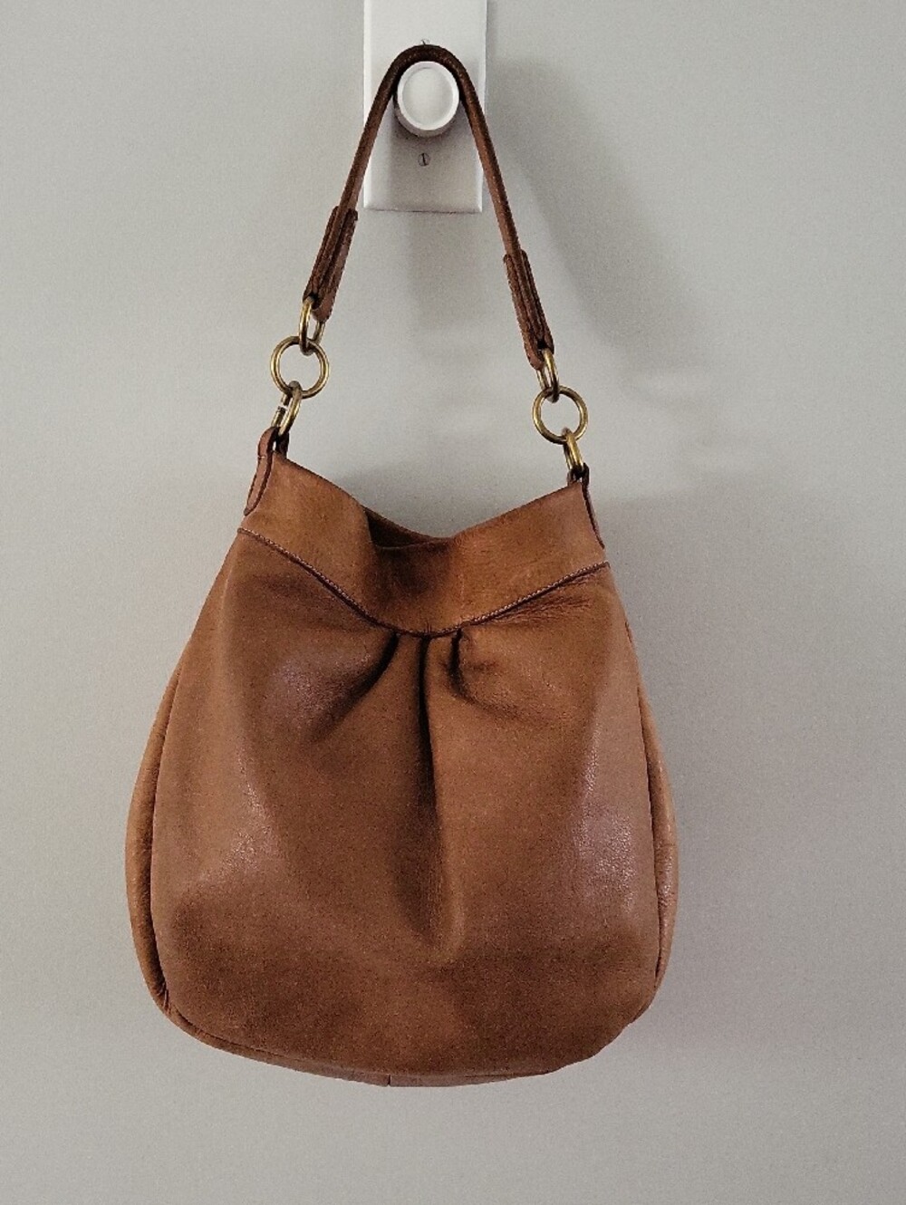 Roots Tribe Leather Shoulder Bag with Front Zip - Picture 4 of 10